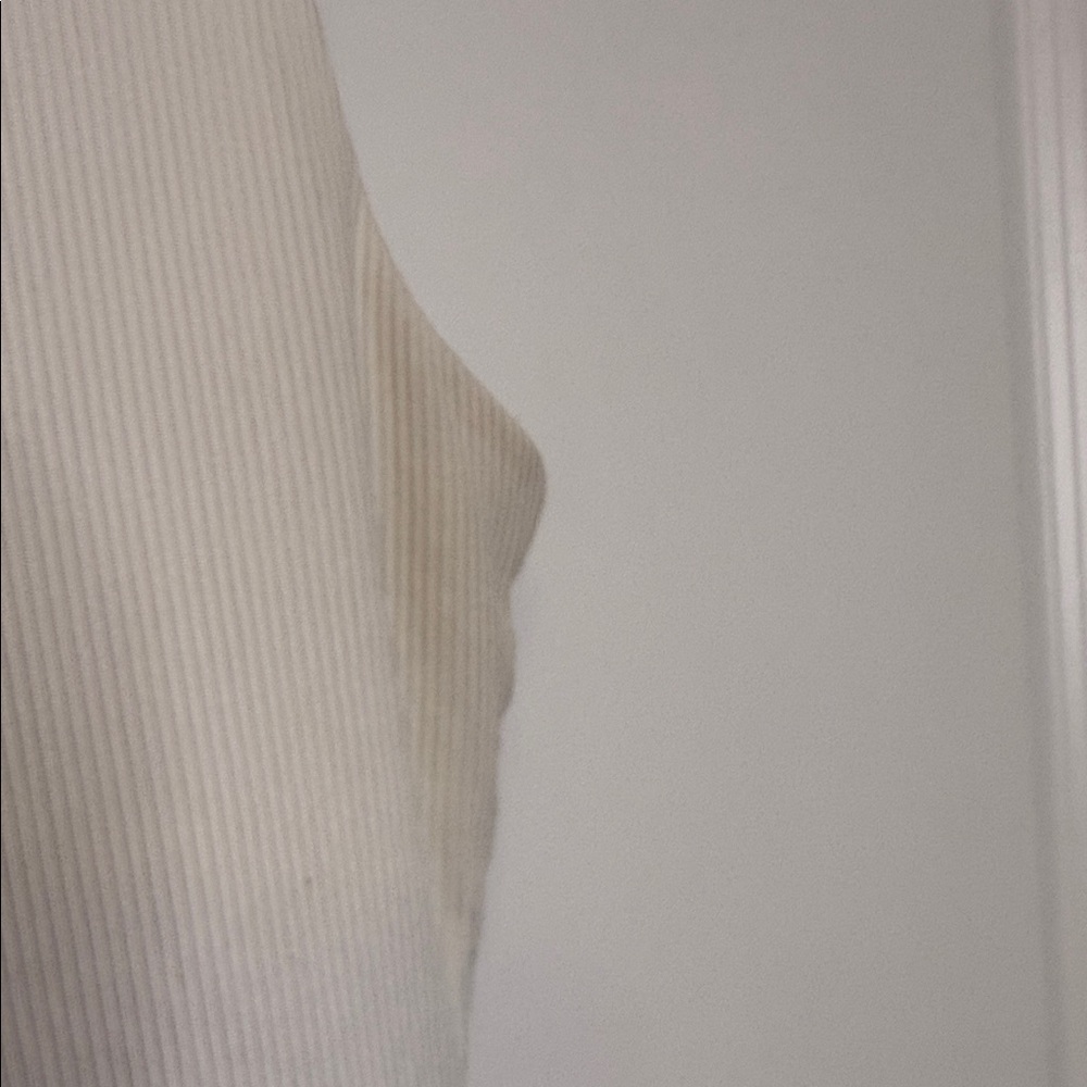 Square-Neck Ribbed Cream Tank Top - Picture 4 of 6